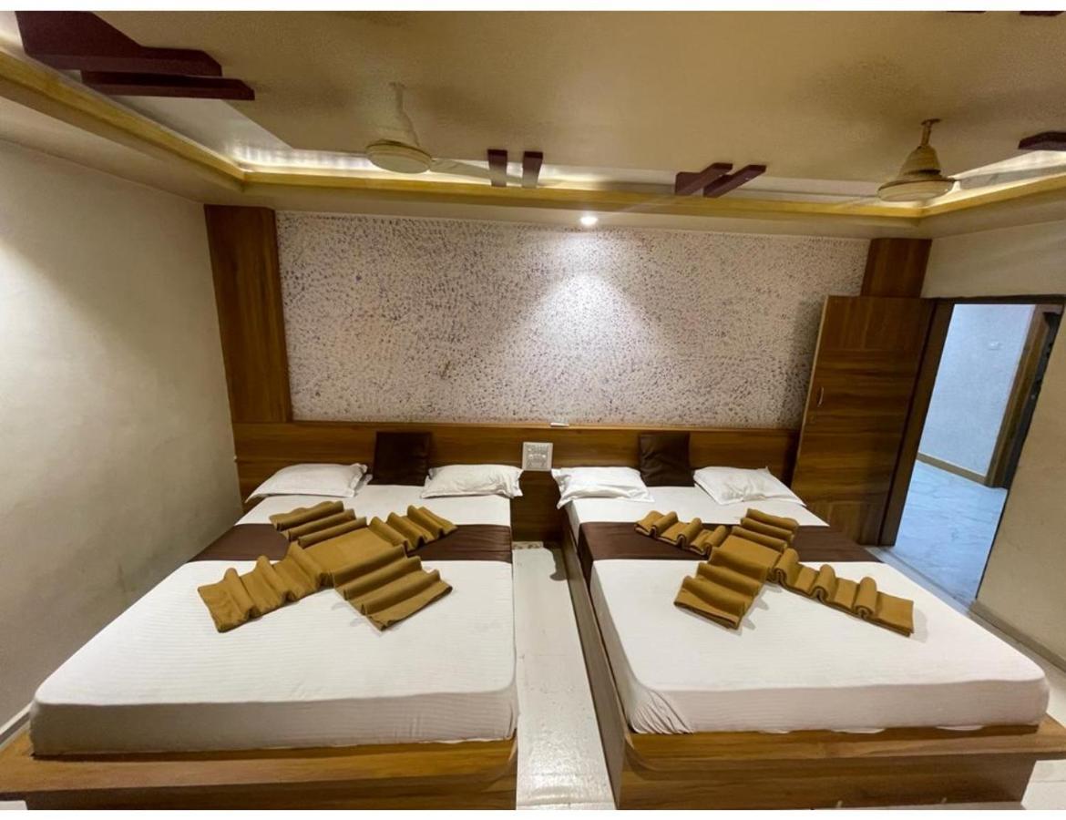 Hotel Sukhnath, Somnāth Exteriér fotografie